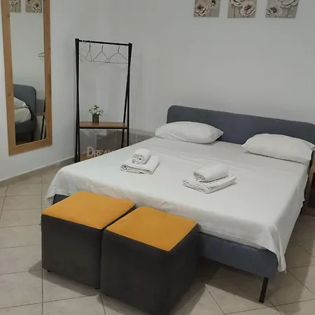Apartament Dim's *