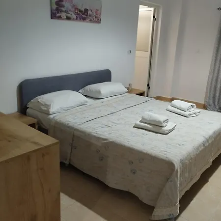 Apartmán Dim's Qëparo