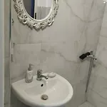 Dim's דירה צ'פרו